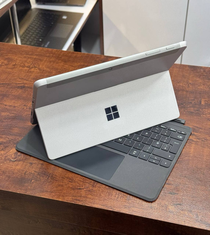 لپ تاپ استوک Microsoft Surface Go 2 | Intel Core m3-8100Y | رم 8GB | SSD 128GB | Intel UHD Graphics