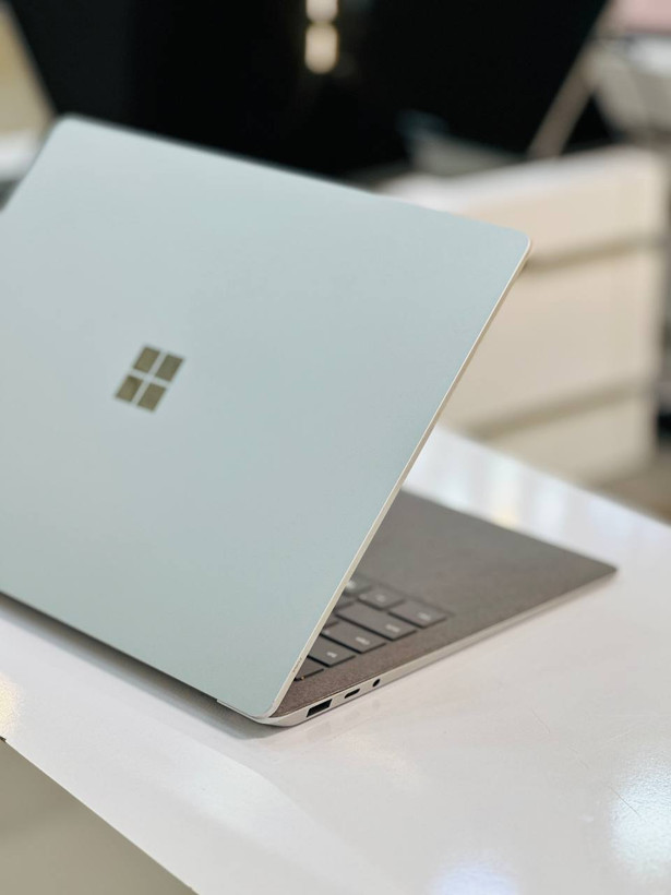 لپ تاپ استوک مایکروسافت Surface Laptop 4 | Core i7-1185G7 و Ryzen 5 نسل پنجم | رم 8GB و 16GB | SSD 256GB | Intel Iris Xe و Radeon