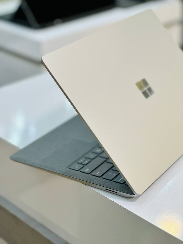 لپ تاپ استوک مایکروسافت Surface Laptop 4 | Core i7-1185G7 و Ryzen 5 نسل پنجم | رم 8GB و 16GB | SSD 256GB | Intel Iris Xe و Radeon