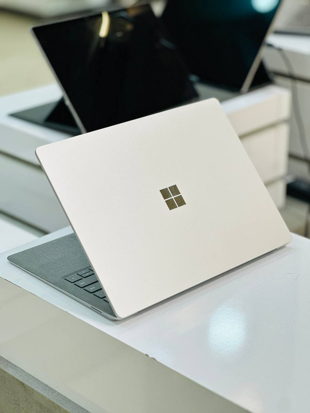 لپ تاپ استوک مایکروسافت Surface Laptop 4 | Core i7-1185G7 و Ryzen 5 نسل پنجم | رم 8GB و 16GB | SSD 256GB | Intel Iris Xe و Radeon