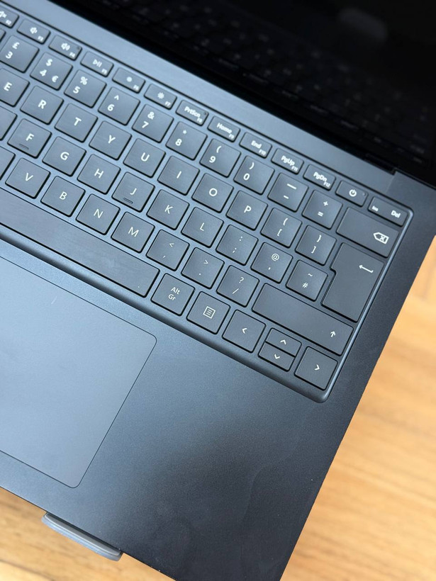 لپ تاپ استوک مایکروسافت Surface Laptop 4 | Core i7-1185G7 و Ryzen 5 نسل پنجم | رم 8GB و 16GB | SSD 256GB | Intel Iris Xe و Radeon