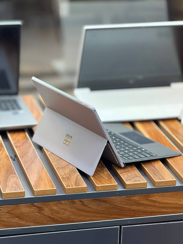 لپ تاپ استوک Microsoft Surface Pro 4 | Core i5-6200U | رم 4GB | SSD 128GB | Intel HD Graphics