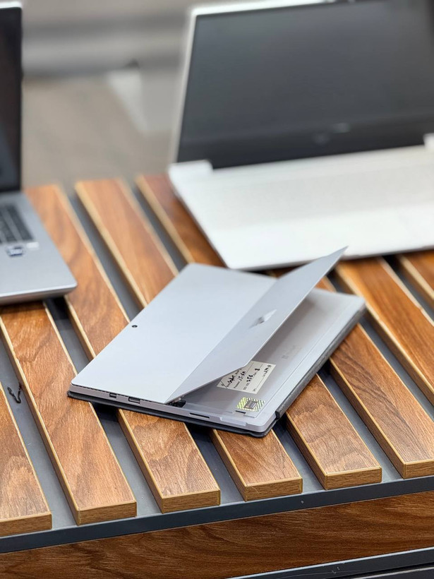 لپ تاپ استوک Microsoft Surface Pro 4 | Core i5-6200U | رم 4GB | SSD 128GB | Intel HD Graphics