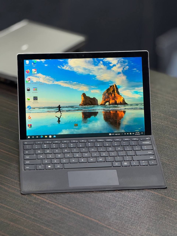 لپ تاپ استوک Microsoft Surface Pro 6 | Core i7-8650U | رم 16GB | SSD 512GB | Intel UHD Graphics