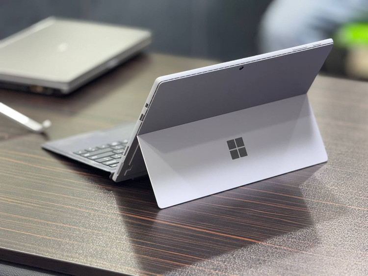 لپ تاپ استوک Microsoft Surface Pro 6 | Core i7-8650U | رم 16GB | SSD 512GB | Intel UHD Graphics