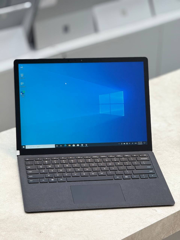 لپ تاپ استوک Microsoft Surface Laptop 2 | Core i7-8650U | رم 16GB | SSD 512GB | Intel UHD Graphics