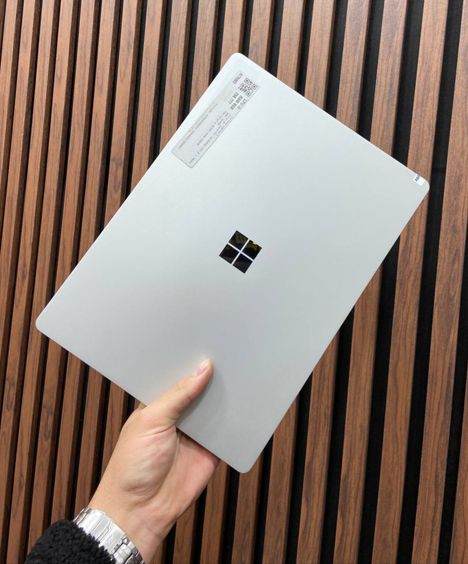 لپ تاپ استوک Microsoft Surface Laptop 2 | Core i7-8650U | رم 16GB | SSD 512GB | Intel UHD Graphics