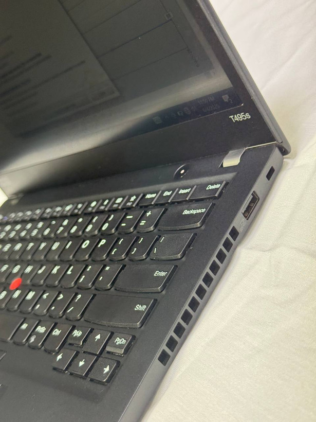 لپ تاپ استوک Lenovo ThinkPad T495s | Ryzen 5 3500U | رم 8GB | SSD 256GB | AMD Vega 8