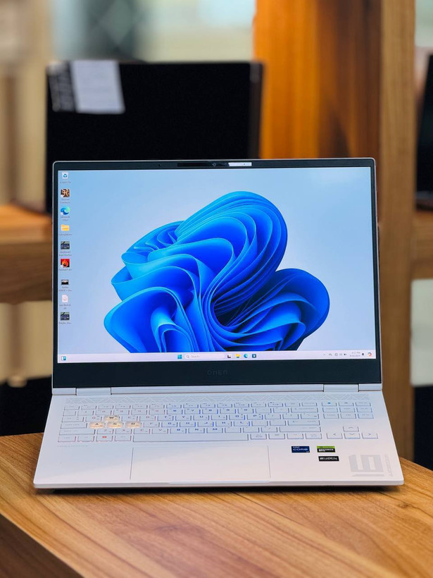 HP OMEN 16 | Ryzen 9 8940HX | 32GB | 1TB SSD | RTX 5060 8GB | 16" 2K 240Hz | Open Box
